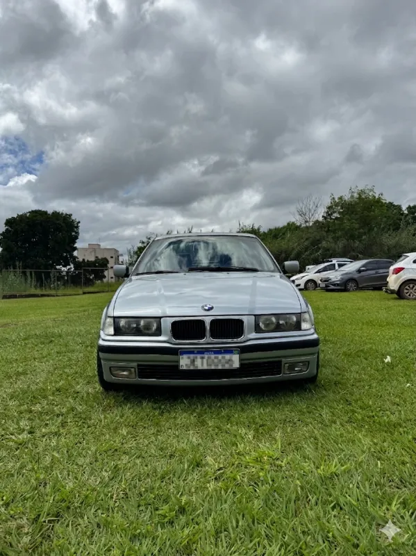 avv-bmw-328i-venda-e3c2c81-imagem-002