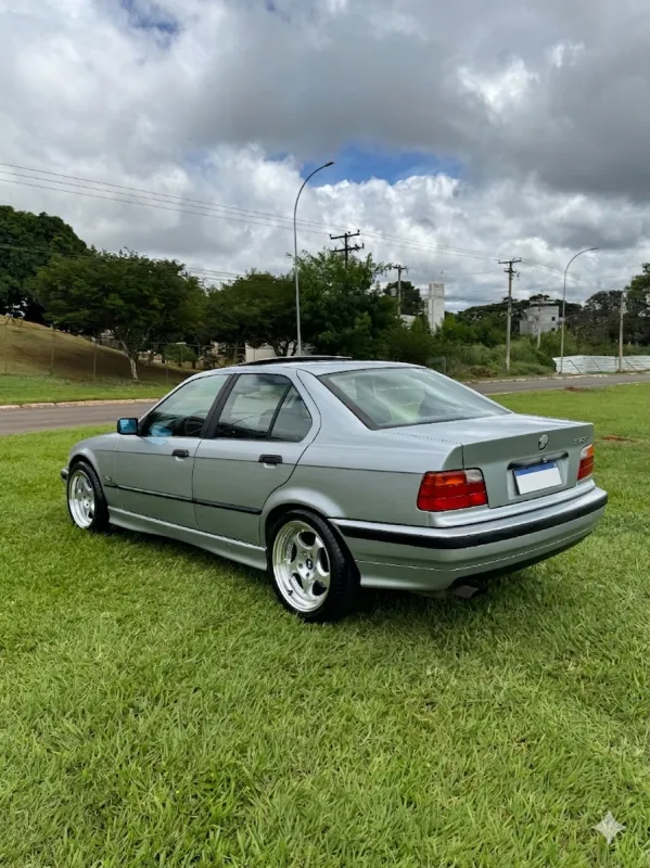 avv-bmw-328i-venda-e3c2c81-imagem-006