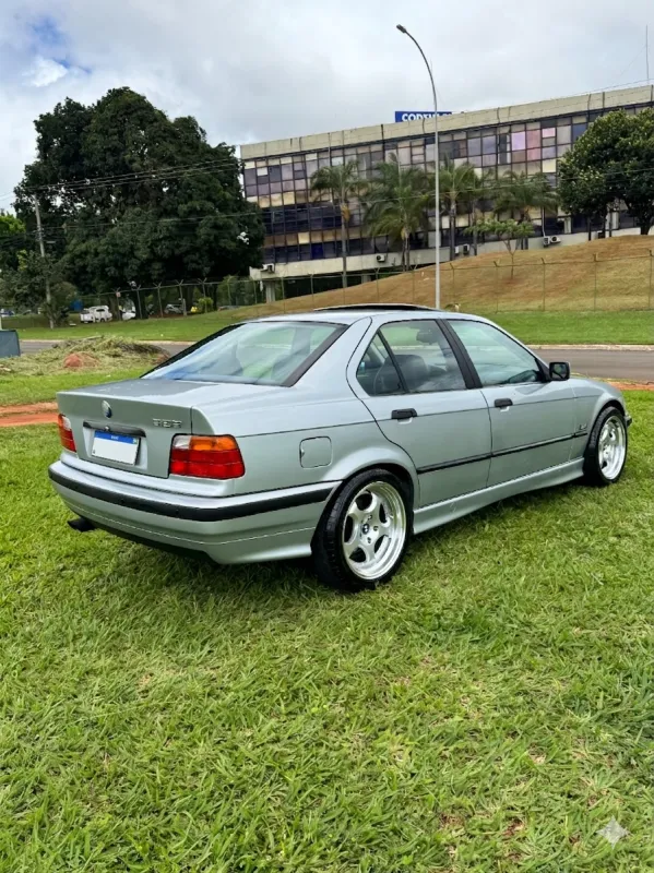 avv-bmw-328i-venda-e3c2c81-imagem-008
