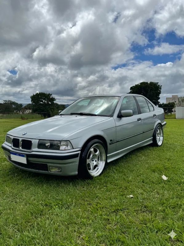 avv-bmw-328i-venda-e3c2c81-imagem-011