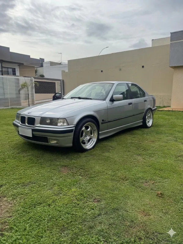 avv-bmw-328i-venda-e3c2c81-imagem-023