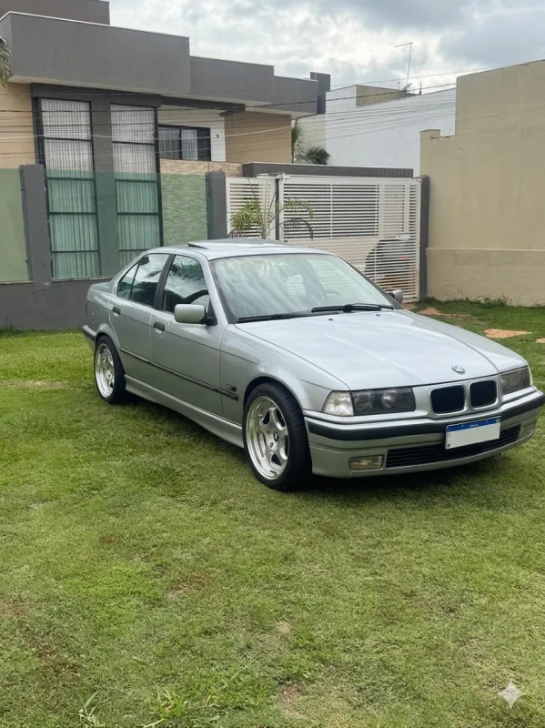 avv-bmw-328i-venda-e3c2c81-imagem-024