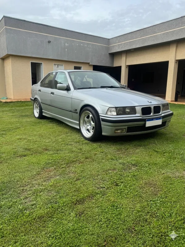 avv-bmw-328i-venda-e3c2c81-imagem-025