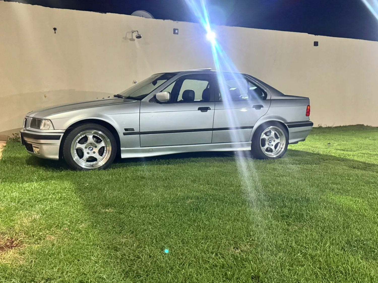 avv-bmw-328i-venda-e3c2c81-imagem-026
