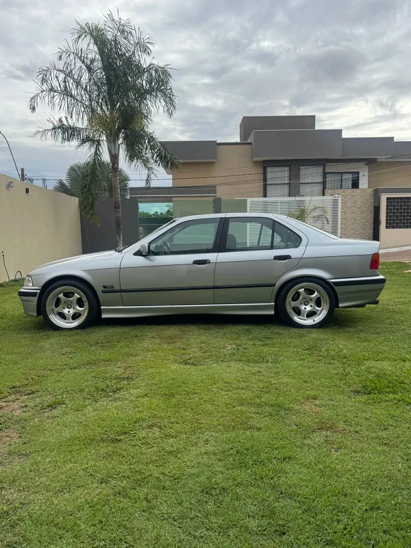 avv-bmw-328i-venda-e3c2c81-imagem-027