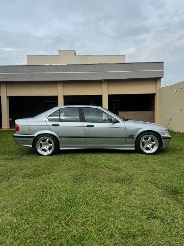 avv-bmw-328i-venda-e3c2c81-imagem-029
