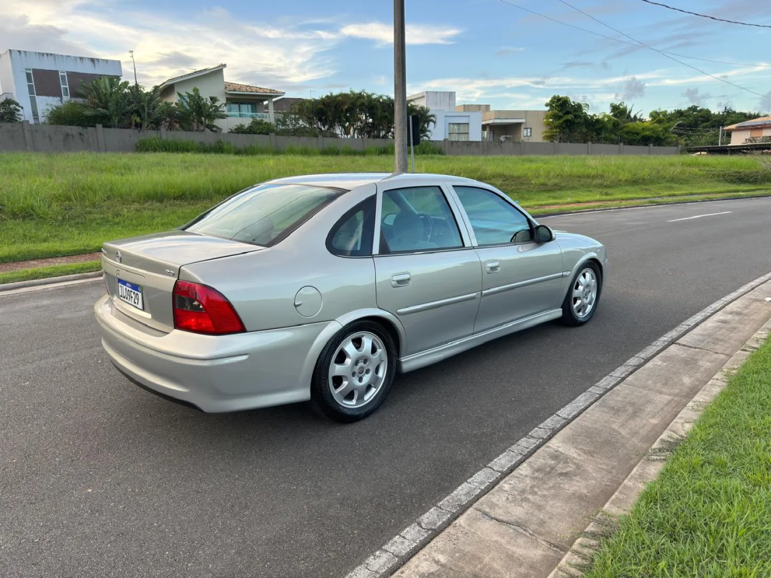 avv-chevrolet-vectra-cd-venda-ir1zkgo-imagem-002