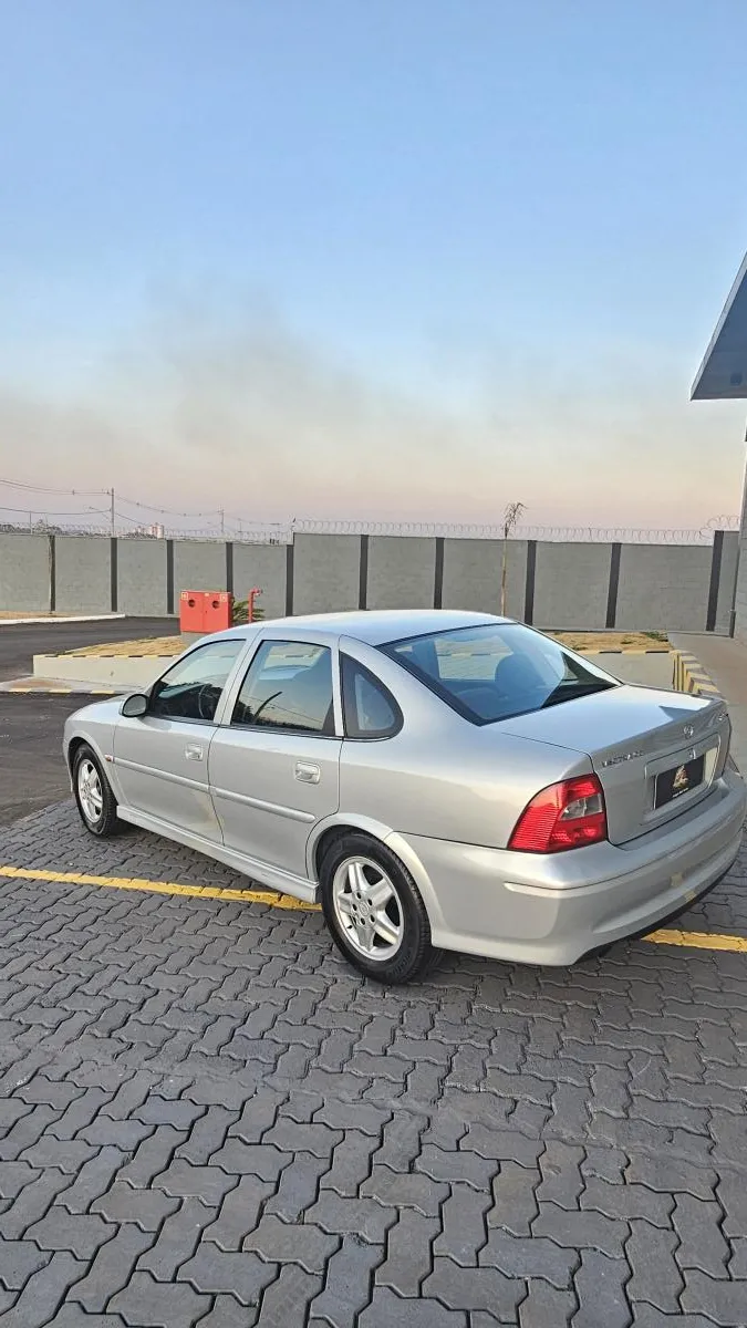 avv-chevrolet-vectra-cd-venda-ru1itvl-imagem-024