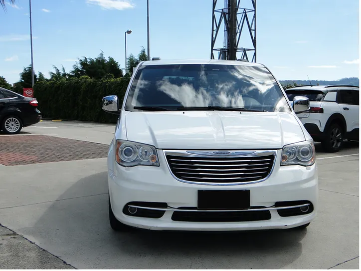 avv-chrysler-town-country-venda-11d7f08-imagem-002