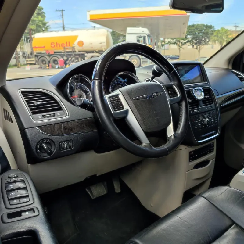 avv-chrysler-town-country-venda-11d7f08-imagem-007