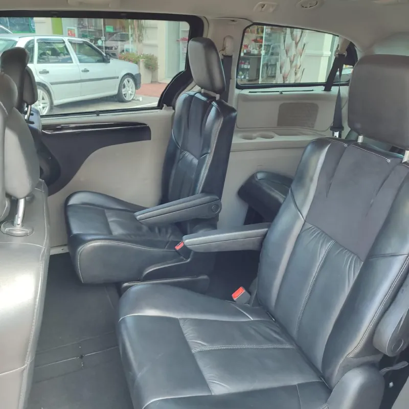 avv-chrysler-town-country-venda-11d7f08-imagem-009