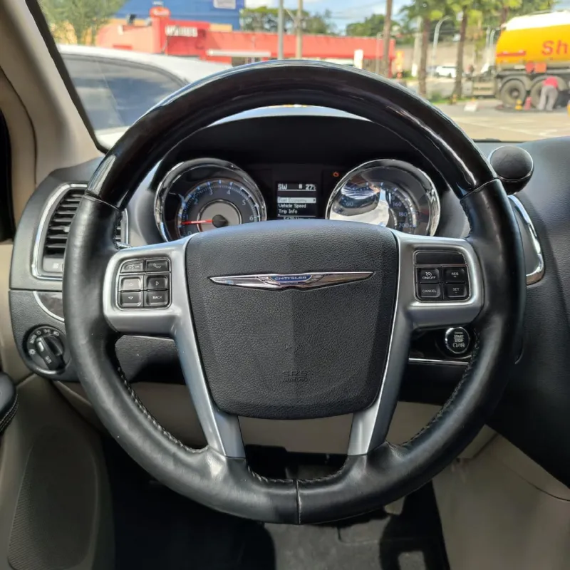 avv-chrysler-town-country-venda-11d7f08-imagem-013