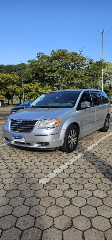 avv-chrysler-town-country-venda-7b25c75-imagem-001