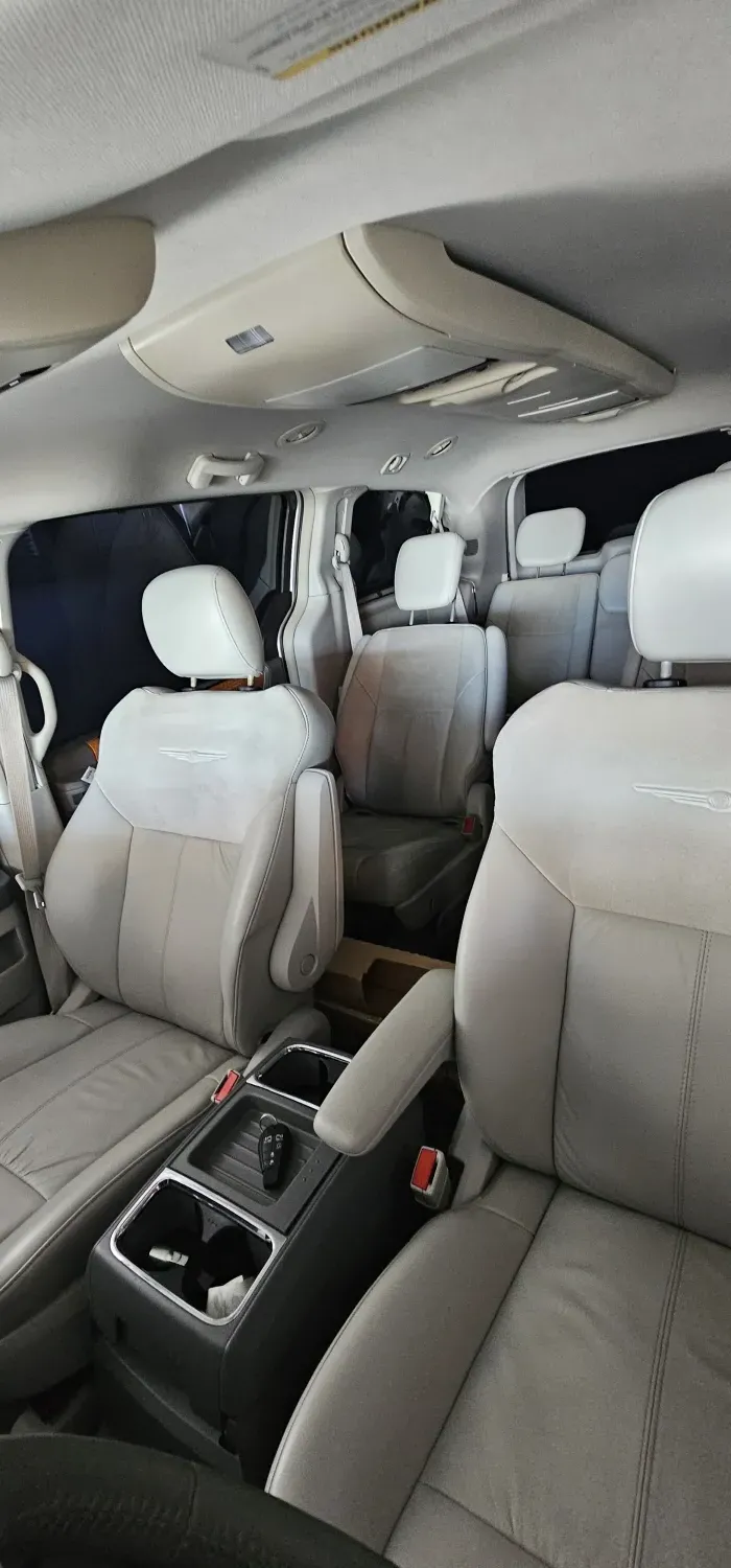 avv-chrysler-town-country-venda-7b25c75-imagem-003