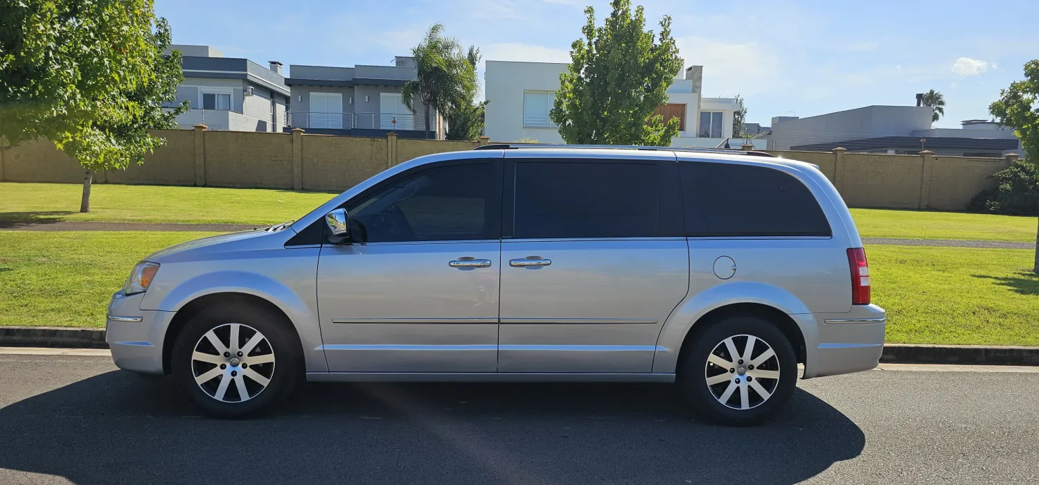 avv-chrysler-town-country-venda-7b25c75-imagem-006