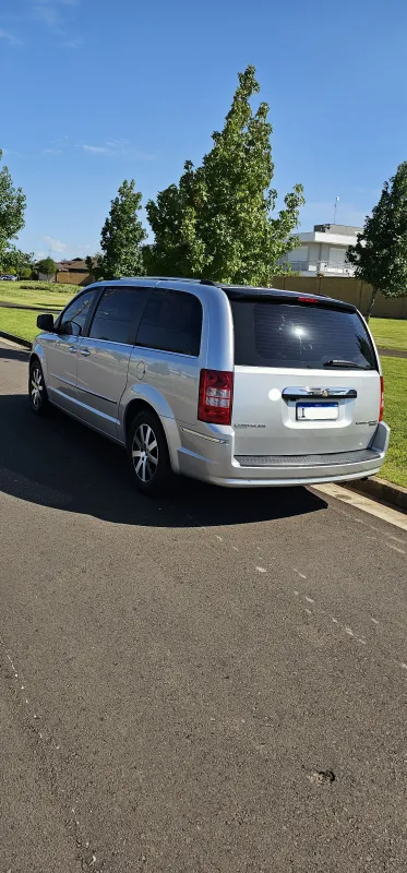 avv-chrysler-town-country-venda-7b25c75-imagem-008