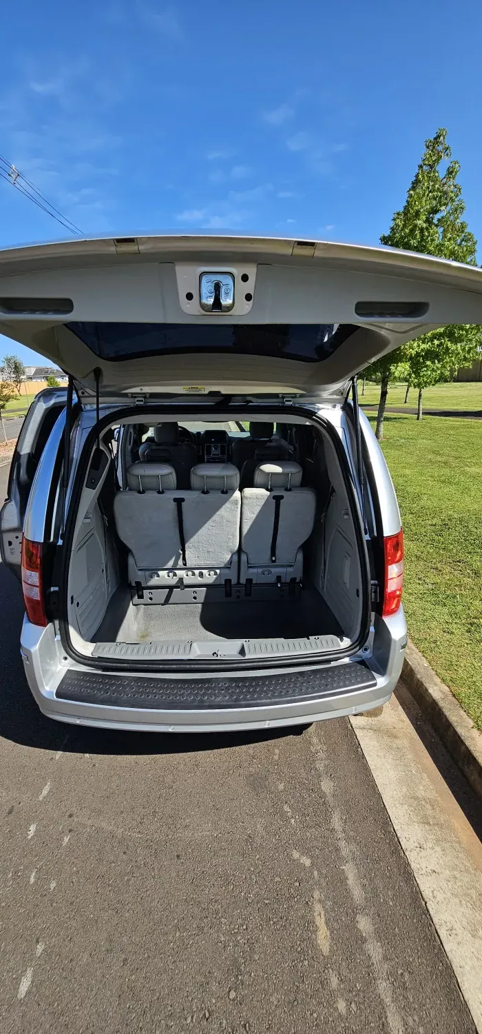 avv-chrysler-town-country-venda-7b25c75-imagem-009