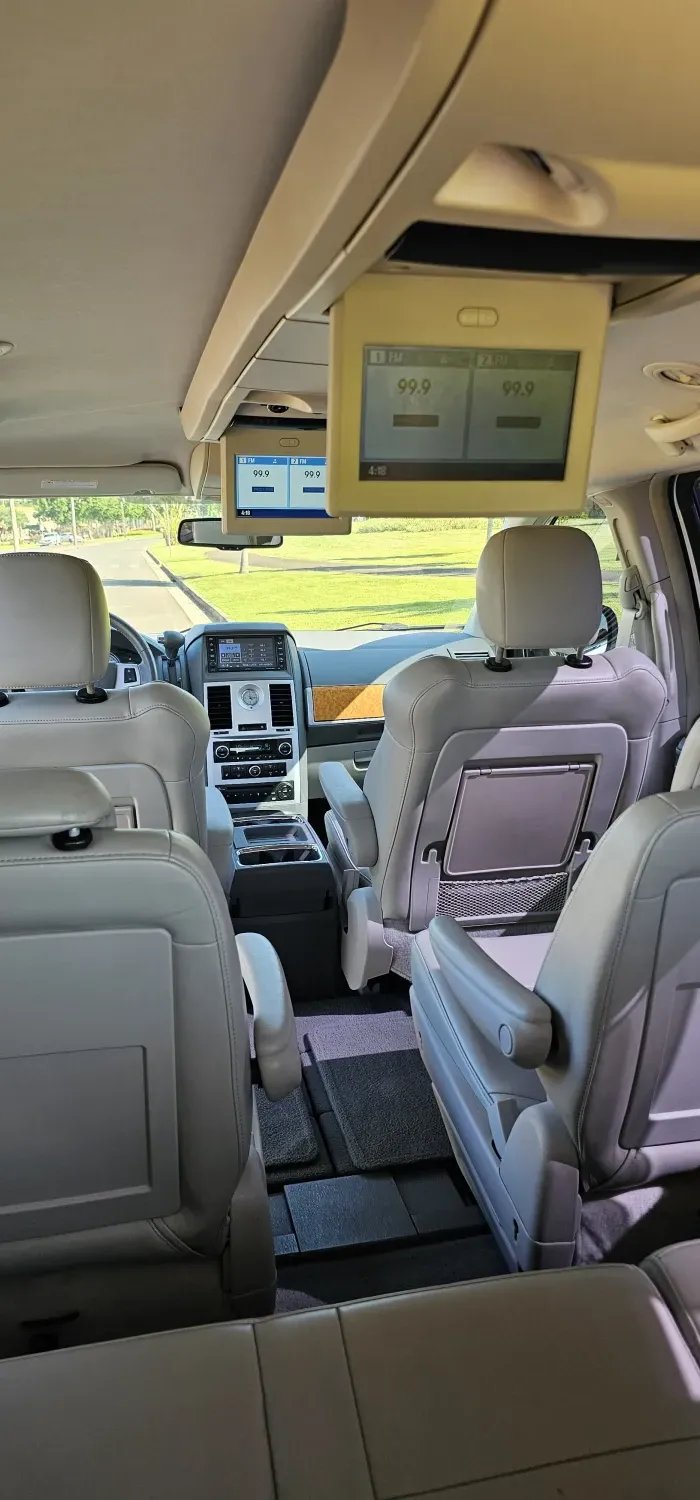 avv-chrysler-town-country-venda-7b25c75-imagem-017