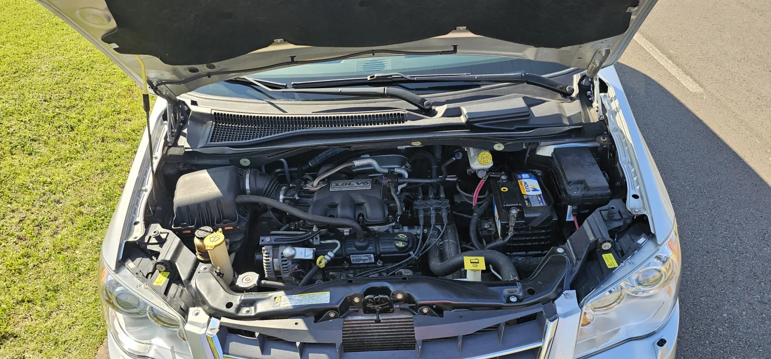 avv-chrysler-town-country-venda-7b25c75-imagem-021