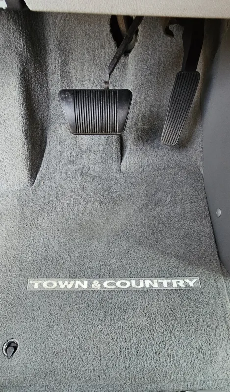 avv-chrysler-town-country-venda-7b25c75-imagem-024