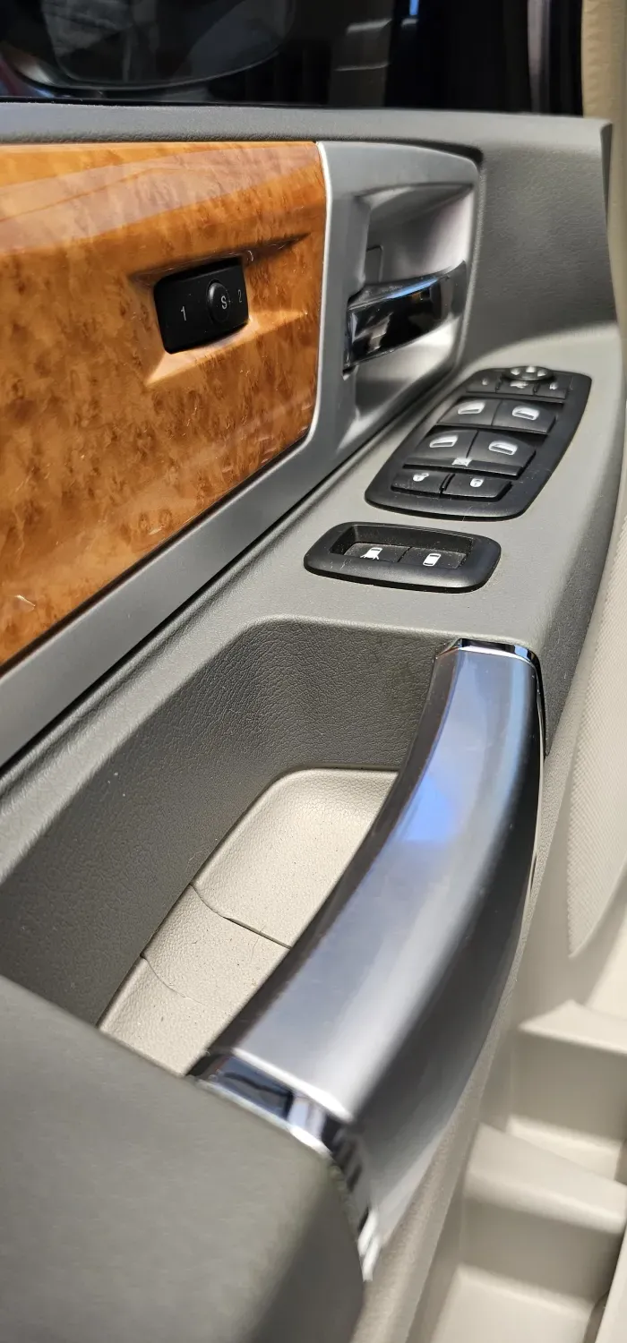 avv-chrysler-town-country-venda-7b25c75-imagem-027