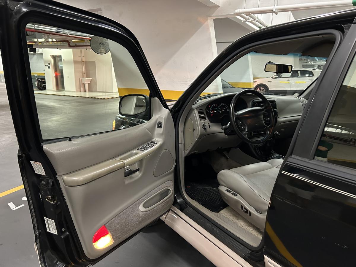 avv-ford-explorer-eddie-bauer-venda-8k7y947-imagem-013