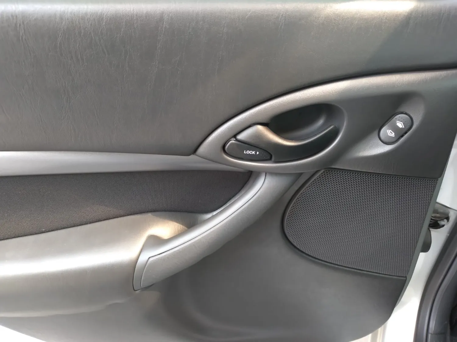 avv-ford-focus-venda-0a3a35e-imagem-024
