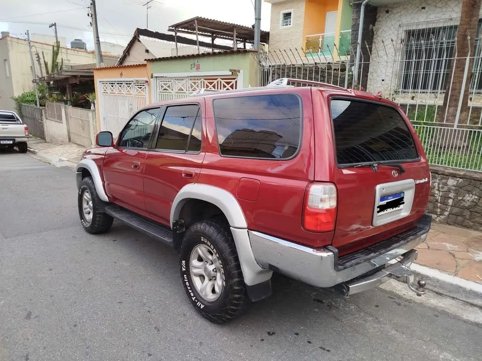 avv-toyota-hilux-sw4-interculada-venda-tgfh2vx-imagem-004