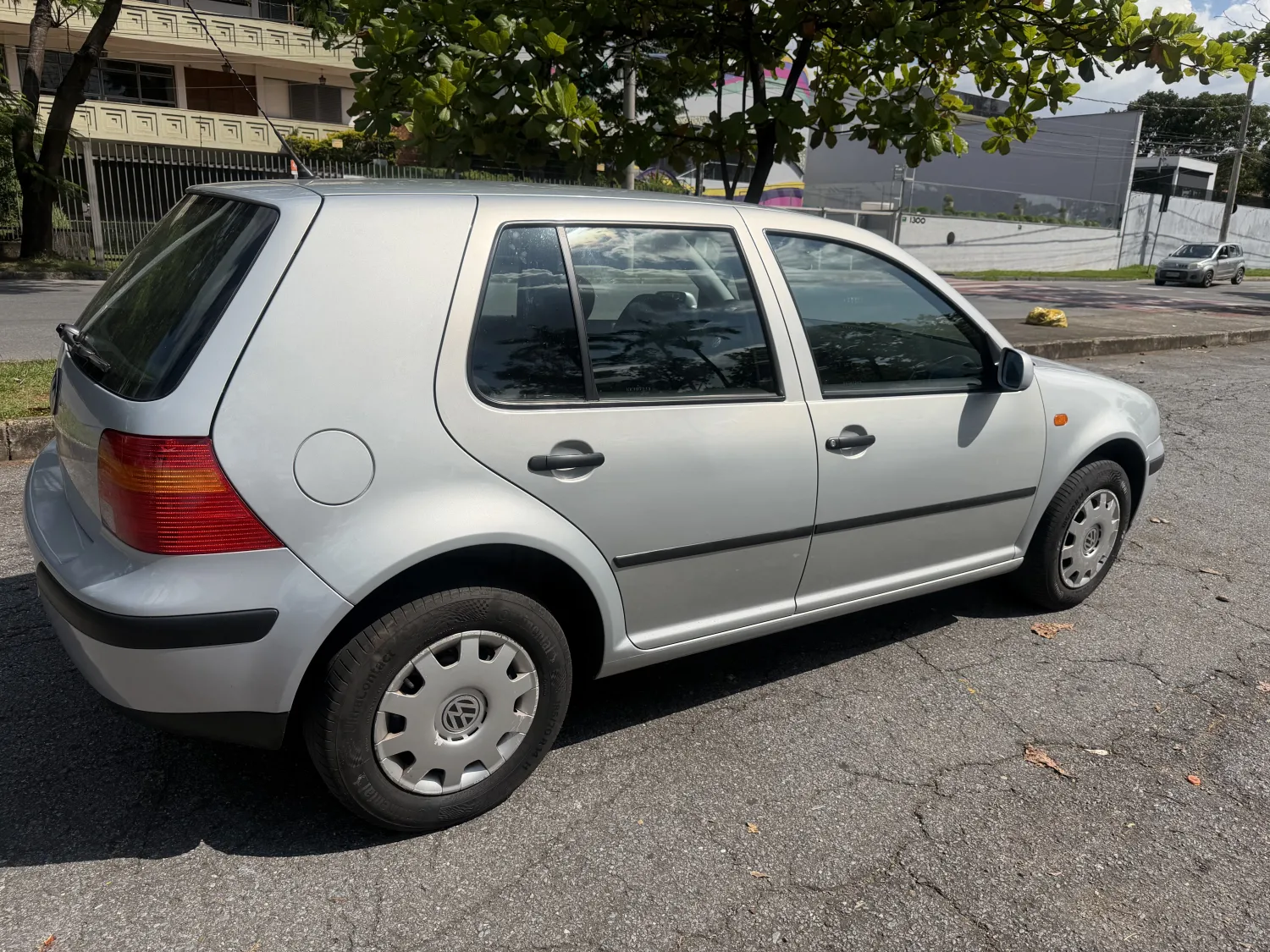 avv-volkswagen-golf-venda-4eb9a09-imagem-001