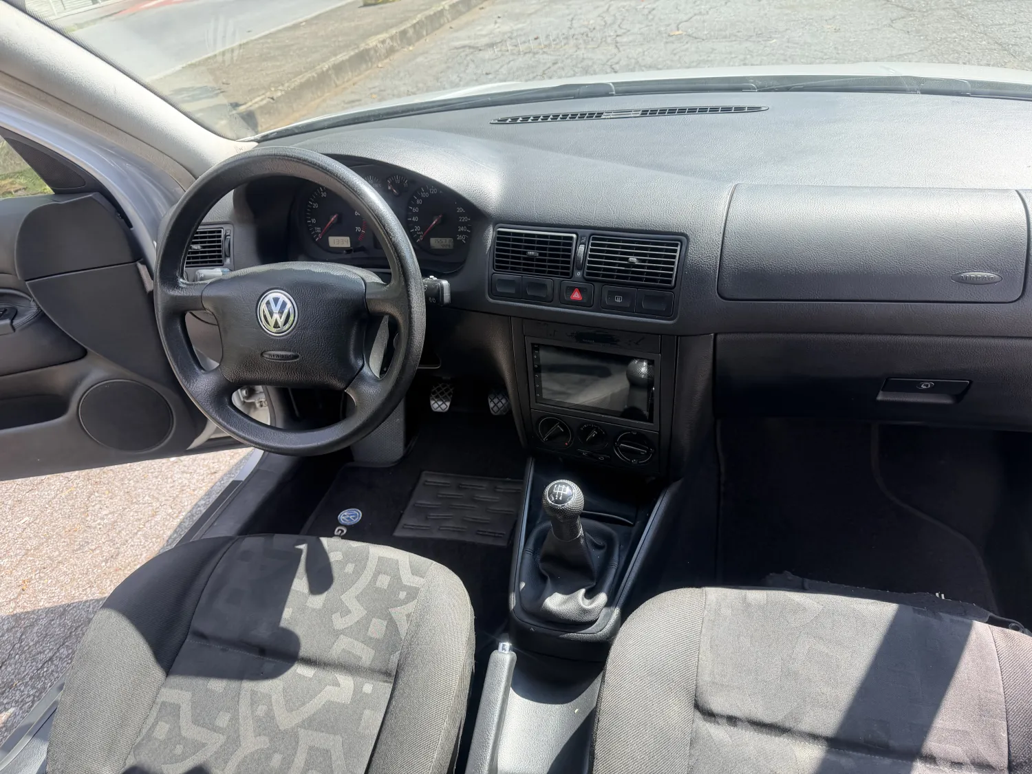 avv-volkswagen-golf-venda-4eb9a09-imagem-005