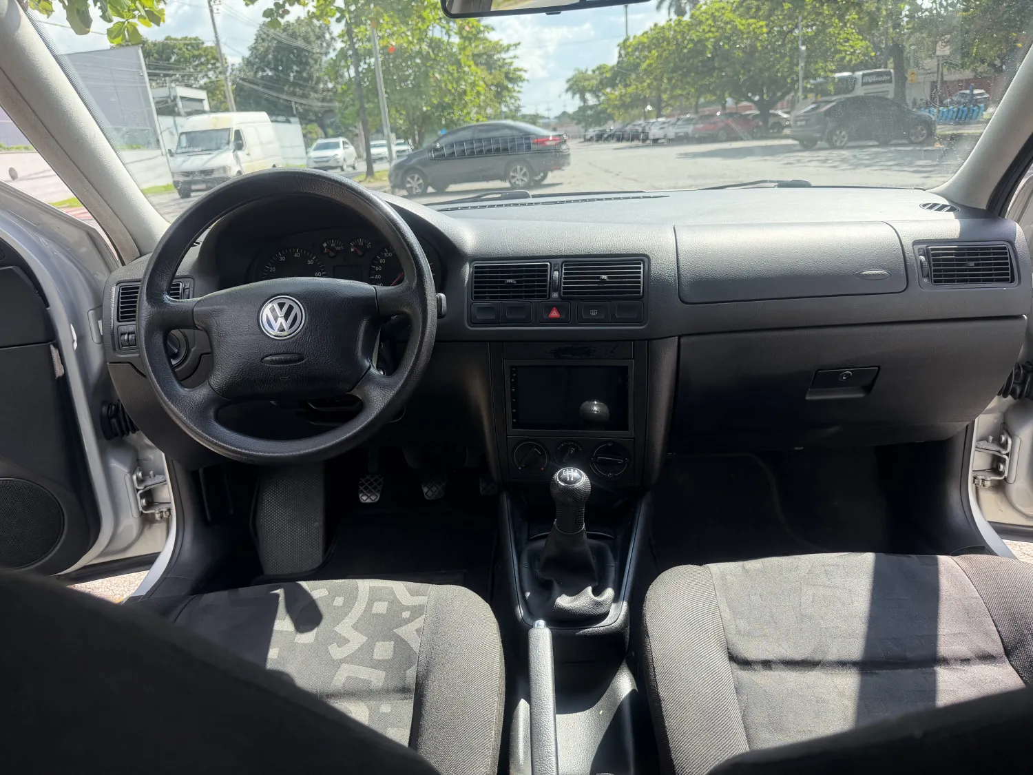 avv-volkswagen-golf-venda-4eb9a09-imagem-014