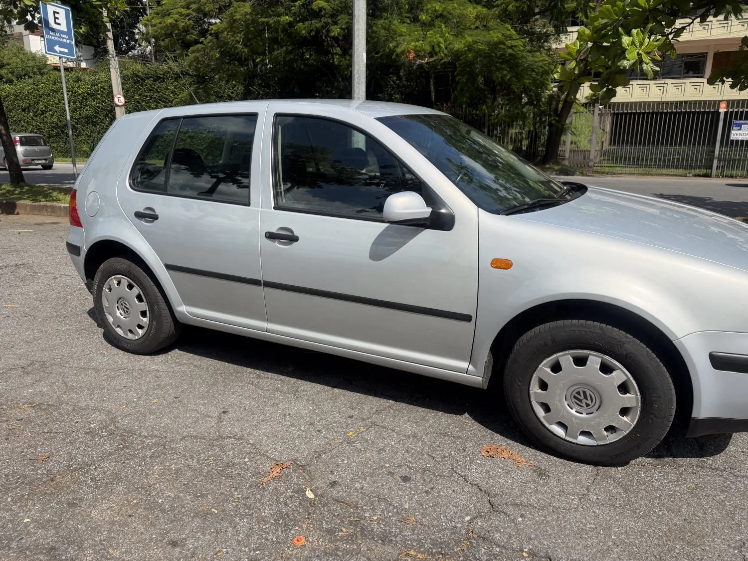 avv-volkswagen-golf-venda-4eb9a09-imagem-016