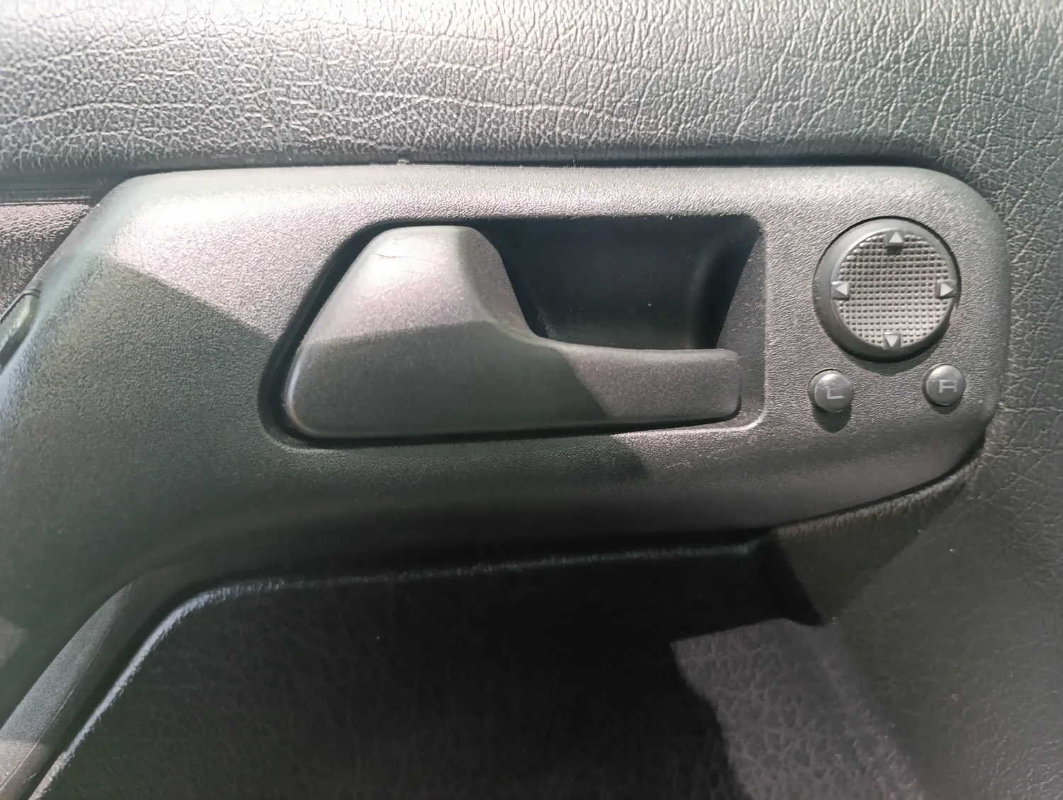 avv-volkswagen-golf-venda-510fde3-imagem-020