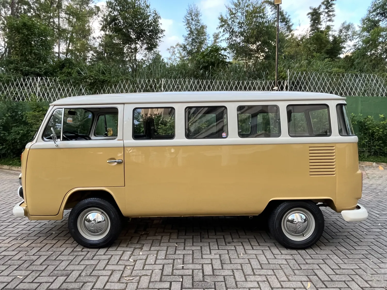 avv-volkswagen-kombi-luxo-venda-jaeptxx-imagem-009