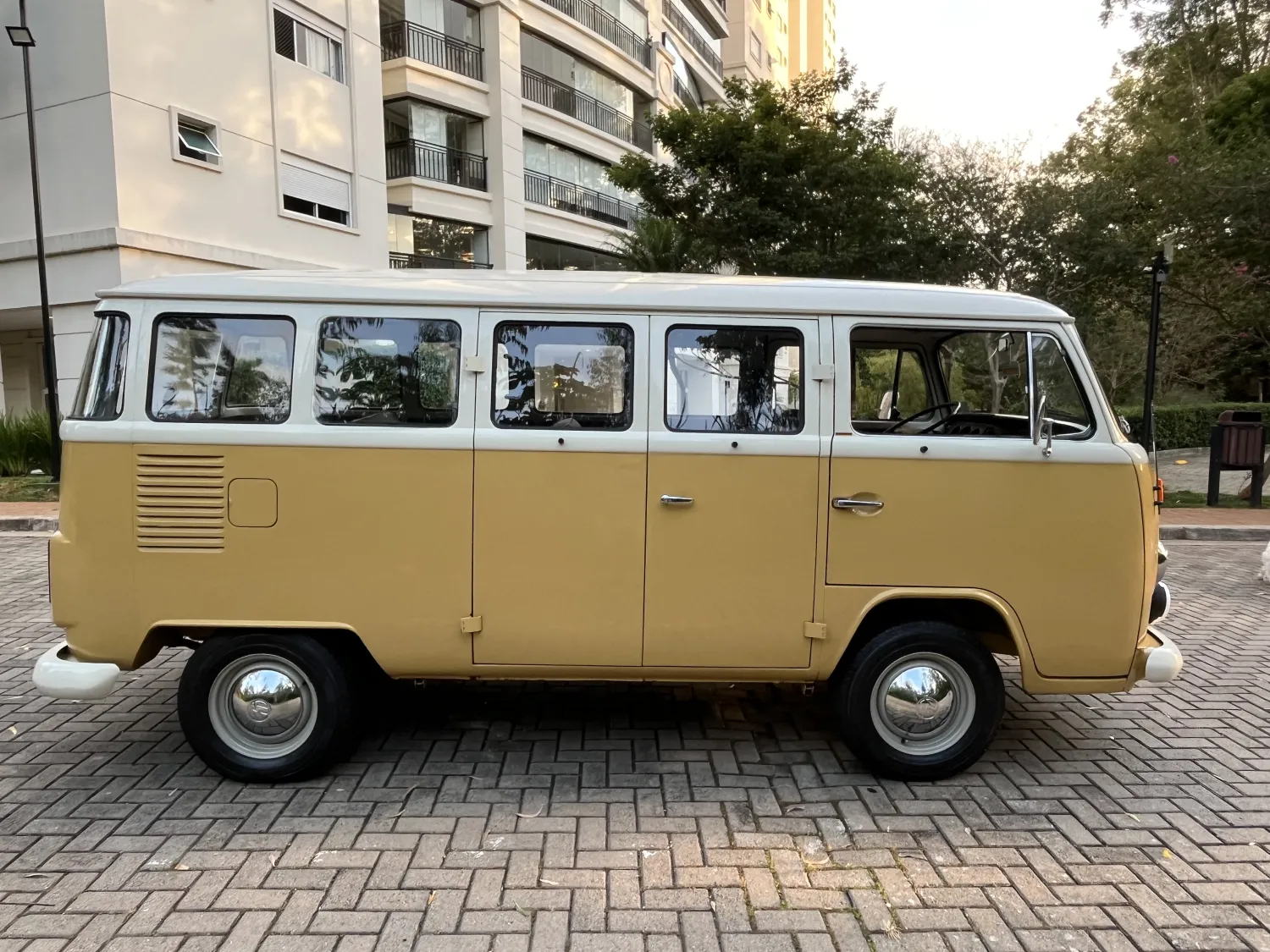 avv-volkswagen-kombi-luxo-venda-jaeptxx-imagem-010