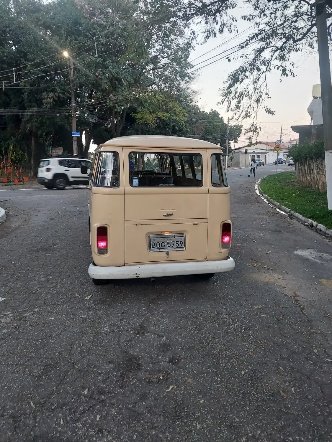 avv-volkswagen-kombi-venda-3593567-imagem-005