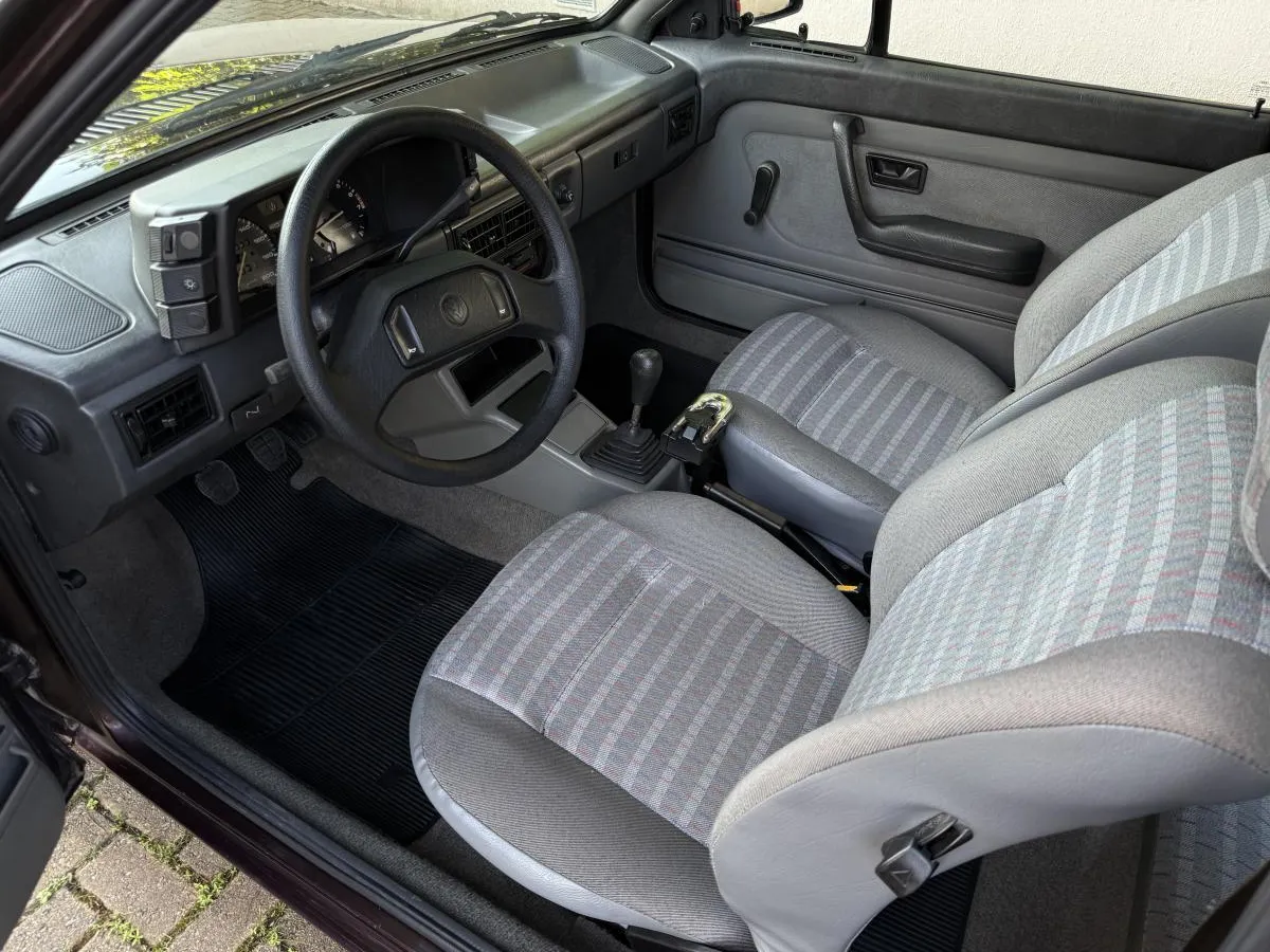 avv-volkswagen-voyage-gl-1-8-ap-venda-1vtsfiu-imagem-024