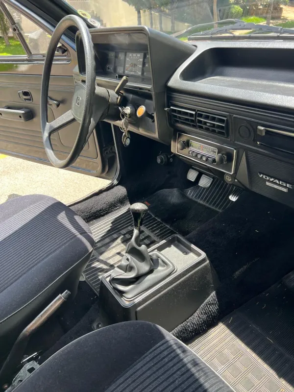 avv-volkswagen-voyage-s-venda-2ehnjty-imagem-009